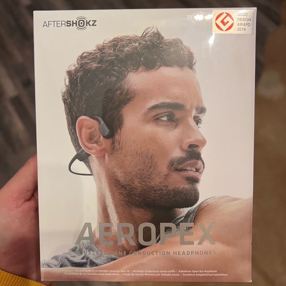 Aeropex Aftershokz Wireless Headphones, Black.